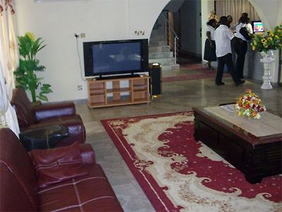 Crown Liberty Hotel Accra Beltér fotó